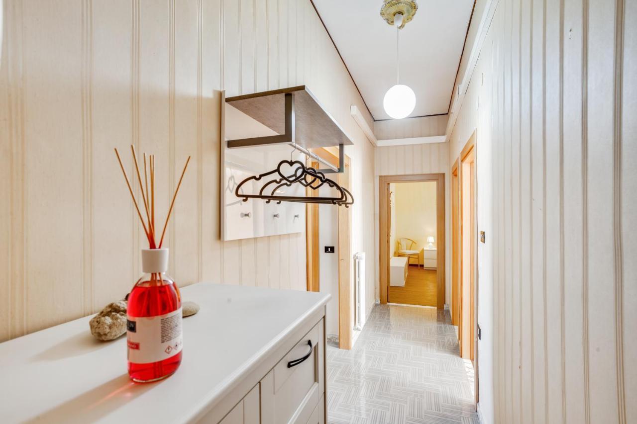 פולינאנו א מארה Rosamare Elegant Apartment מראה חיצוני תמונה