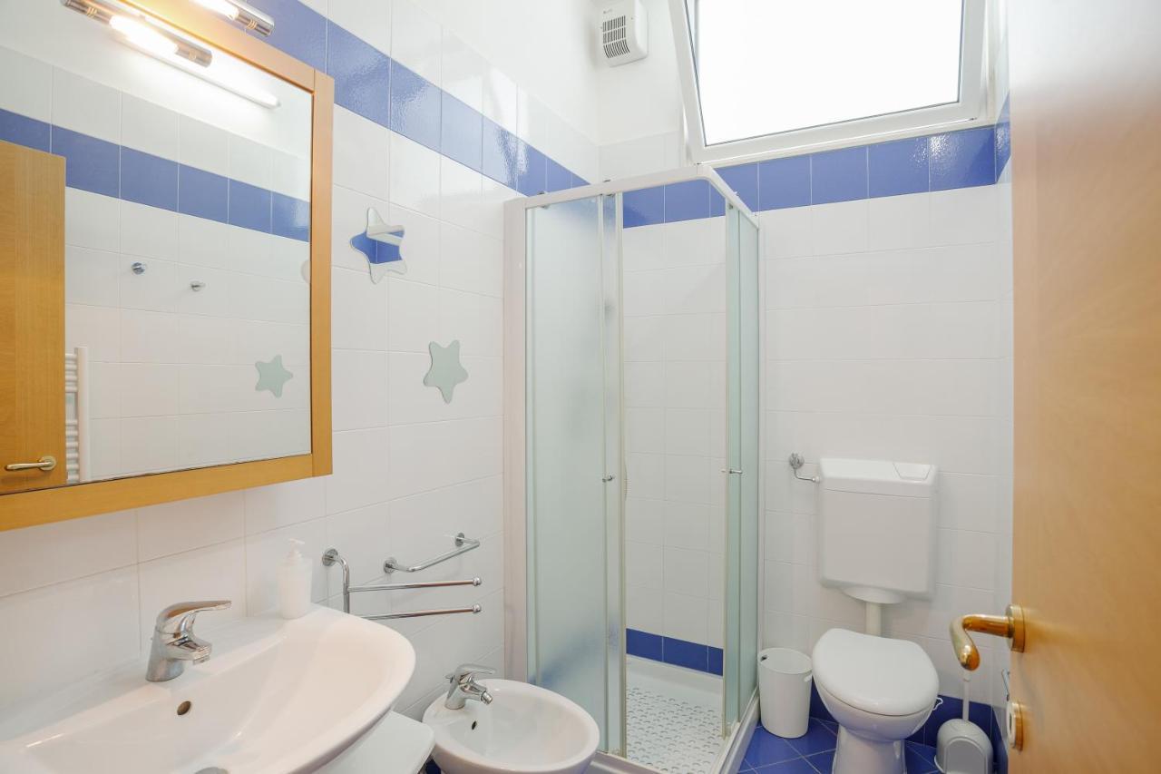 פולינאנו א מארה Rosamare Elegant Apartment מראה חיצוני תמונה